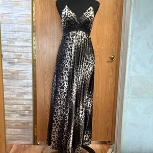 Elegant Animal Print Pleated Maxi Dress